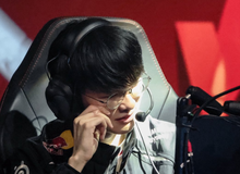 Faker khiến đồng đội lẫn fan hoang mang