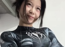 "Đam mê" biến hình Người Nhện khoe body cực nét, nữ PT gym khiến fans Marvel trầm trồ với màn đu xà như phim