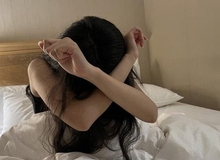Rúng động hình ảnh nhạy cảm của cặp đôi trẻ trong 9 chiếc điện thoại, sự biến thái và băng hoại đạo đức đến từ người thân