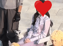 Đại mỹ nhân showbiz đẹp lên tỷ lần nhờ ngồi xe lăn: Thời trang điểm 10, khí chất 100 còn nhan sắc 1000