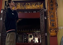 Cổ vũ T1 tới mức "tâm linh" quá đà, fan girl bất ngờ viral trên MXH