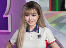 Tuyên bố "tất tay" vào tuyển Anh, hot girl Nóng cùng World Cup khiến CĐM xao xuyến