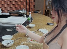 Cô gái xinh đẹp khiến fan nam rung rinh với khoảnh khắc tự tay làm Pizza cực cuốn hút