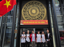 Team Flash thăm Trung tâm Văn hóa Việt Nam tại Pháp - Khoảnh khắc kết nối “văn hóa” độc đáo