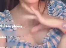 Biến tướng chiêu trò game tương tác khều donate, nữ TikToker tác động vòng 1 phản cảm gây bức xúc