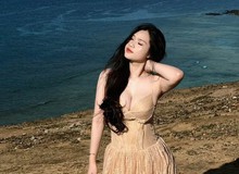 "Xả ảnh" biển trước khi hết hè, nàng hot girl xinh đẹp "đốn tim" người xem với vóc dáng ấn tượng