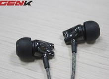 Cận cảnh IE800 - Tai nghe in ear siêu đắt của Sennheiser