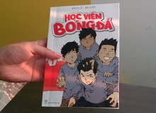 Trên tay truyện tranh Học Viện Bóng Đá có chữ kí U19 Việt Nam