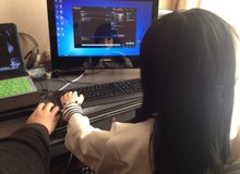 Ly kỳ câu chuyện game thủ ăn, ngủ chơi Liên Minh Huyền Thoại cùng búp bê