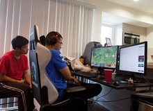 Cận cảnh một ngày của gamer Liên Minh Huyền Thoại lương trăm triệu/tháng