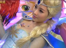 Màn cosplay cực hot cho game thủ thưởng thức