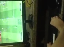 Bá đạo game thủ chơi FIFA Online 3 hoàn toàn bằng chân