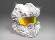 Chiếc mũ Halo lấp lánh được bán với giá hơn 700 triệu