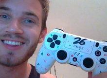 PewDiePie được Sony tặng tay cầm PS4 nhân dịp sinh nhật