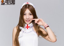 Trang phục nữ y tá dễ thương của showgirl Electronic Soul ở ChinaJoy 2015