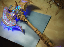 Mô hình rìu chiến cực kì ấn tượng của fan nữ Warcraft