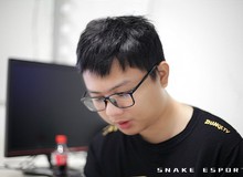 SofM bỗng dưng đẹp trai không thua gì ngôi sao Hàn Quốc trong chùm ảnh mới nhất tại Snake eSports