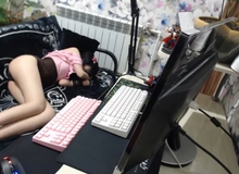 Hot girl Trung Quốc ngủ trên kênh stream vẫn hút hàng chục nghìn lượt xem