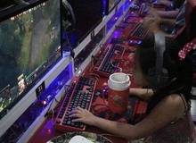 Tức giận vì có người chê con gái chơi DOTA 2 rank không quá 2K, một nữ game thủ Việt đòi so tài trực tiếp