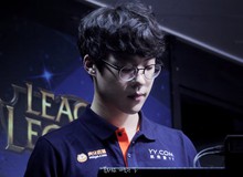 Siêu sao LMHT Smeb: Hành trình bước tới vinh quang của người đi đường trên số 1 thế giới