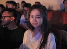 Vẻ đẹp đốn tin của những cô nàng gamer Liên Minh Huyền Thoại Việt đi xem VCSA Mùa Hè 2016