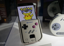 Thiết bị "Úm Ba La" biến điện thoại di động thành máy Gameboy
