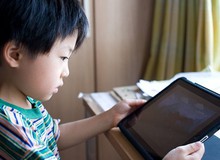 Bé trai 8 tuổi nhìn trộm mật khẩu của bố mẹ, "nướng" hơn 19 triệu chơi Đột Kích Mobile