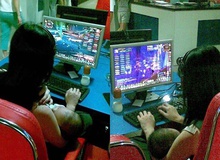 Bị dọa khóa tài khoản vì vừa ôm con vừa chơi game