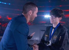 Chiêm ngưỡng vẻ đẹp khó tin của chiếc áo khoác Riot làm riêng cho SKT T1 - nhà vô địch CKTG mùa 6