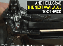 Đến Darth Vader cũng phải đưa tăm xỉa răng mời khách ở Nhật