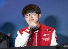 Liên Minh Huyền Thoại - Phỏng vấn Faker sau chức vô địch CKTG: "Chắc Riot sẽ làm trang phục Teemo cho HLV Kkoma thôi"