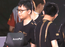 LPL Mùa Hè 2016: Nhìn lại những pha thi đấu không tưởng giúp SofM vang danh thế giới