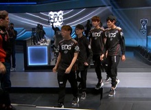 Fan hâm mộ TQ nói gì sau trận thua sốc của EDG: "Giờ kể cả vô địch thế giới thì cũng không hết nhục!"