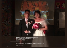Quỳ với cô dâu chú rể người Nhật làm lễ cưới xong ngồi ngay vào đấu Tekken tay đôi, không thèm thay cả áo váy