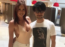 Fan hâm mộ dậy sóng khi Hideo Kojima chụp hình cùng siêu mẫu cực nóng bỏng