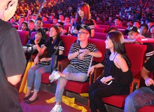 Hàng loạt phần quà hấp dẫn được trao cho khán giả khi tham gia các gameshow mini cực vui nhộn