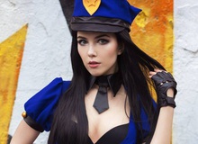 Cosplay nữ cảnh sát trưởng Caitlyn đầy khiêu khích trong Liên Minh Huyền Thoại