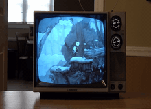 Game thủ siêu lầy chơi game bom tấn 2017 bằng TV đen trắng, lạ một nỗi hình ảnh vẫn quá "hợp tông"