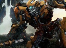 Bumblebee “tan rã thành từng mảnh” trong trailer mới của “Transformers: The Last Knight"