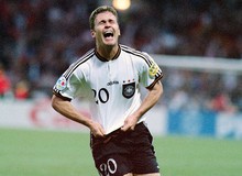 Oliver Bierhoff World Legend: Cái đầu vàng có thật sự là ‘vua đánh đầu’