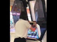 [Video] Xem nữ game thủ Nhật Bản "chiến" điện tử thùng "tay nhanh như chớp"