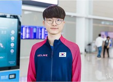 Faker: "Vai tôi nặng nề với sức nặng khi đeo lá cờ quốc gia trên đồng phục"