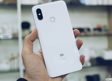 Xiaomi Mi 8 lặng lẽ bán chính hãng tại VN với giá loạn lạc, cạnh tranh trực tiếp với hàng xách tay