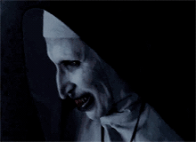 8 bí mật chưa kể trong quá trình quay The Nun: Phim trường đã từng bị ma "ghé thăm"