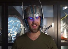 Anh chàng YouTuber này tìm ra cách phát sáng đôi mắt như thần Thor trong Ragnarok