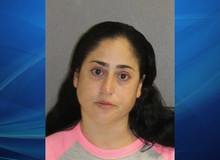 Tát con trai 10 tuổi tới sái quai hàm vì mải chơi game, người mẹ "bạo lực" bị cảnh sát bắt ngay sau đó