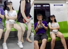 Đi tàu điện mặc váy ngắn lại còn quên nội y, hot girl xinh đẹp lộ "cảnh xuân" khiến dân mạng nóng mắt