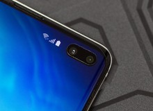 Tất cả phiên bản Galaxy S10 đều được dán sẵn tấm bảo vệ màn hình, mua ngoài giá gần 700.000 đồng