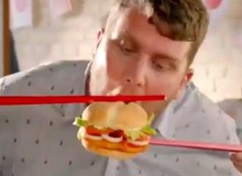 Burger King bị chỉ trích dữ dội vì đăng clip ăn hamburger bằng đũa 'kiểu Việt Nam'