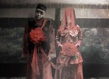 Đám cưới chết chóc: Đang “bù khú” trên bàn tiệc, cô dâu chú rể cùng cả trăm quan khách bỗng trở thành... tội phạm truy nã